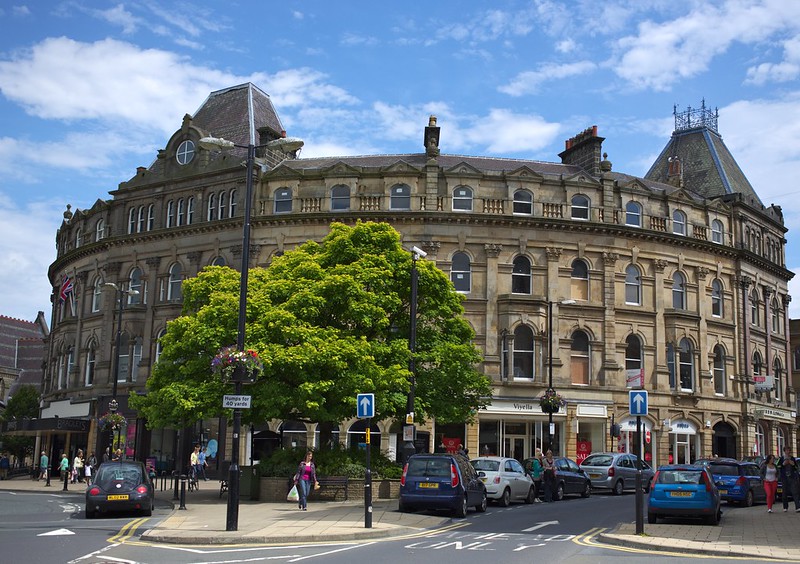 "Harrogate" by Pete Slater is licensed under CC BY-ND 2.0.